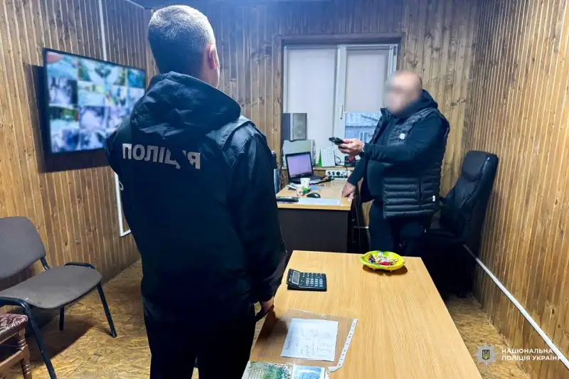 На Рівненщині судитимуть групу, яка систематично зливала відходи молочної продукції на землю