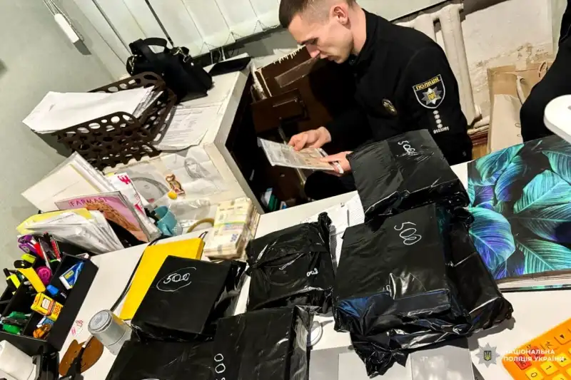 На Рівненщині судитимуть групу, яка систематично зливала відходи молочної продукції на землю