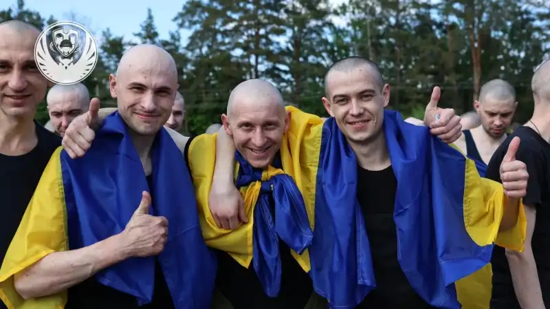 390 українців повернулися з російського полону — перший етап обміну “1000 на 1000” 390 українців повернулися з російського полону — перший етап обміну “1000 на 1000”