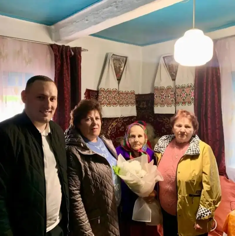 90 і 97 років із посмішкою: на Рівненщині привітали поважних і натхненних ювілярок 90 і 97 років із посмішкою: на Рівненщині привітали поважних і натхненних ювілярок