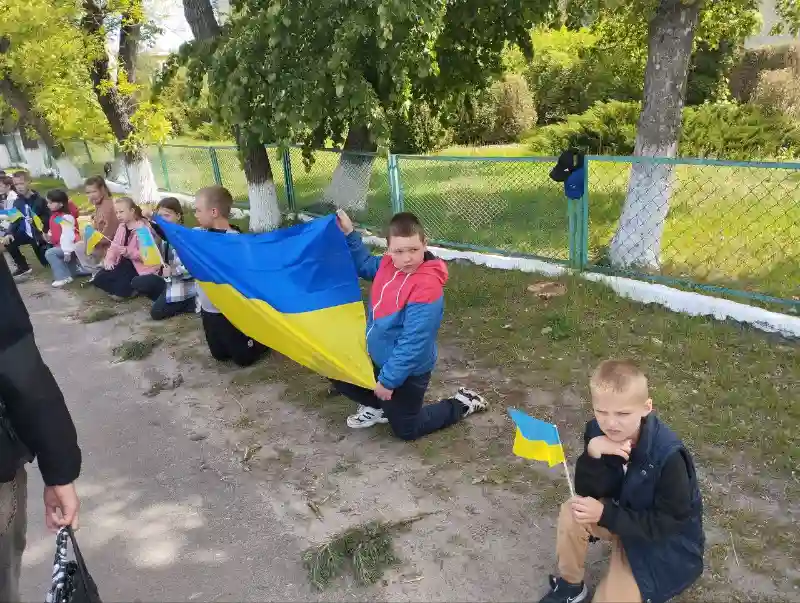 Полісся попрощалося з Героєм: у Сельці поховали матроса Петра Кондратика