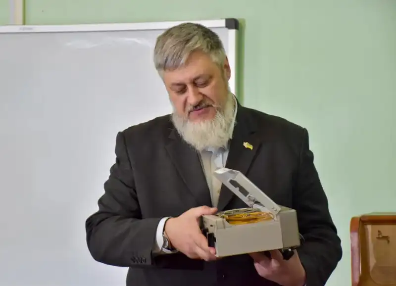 У Рівному відкрили перший музей ретро-радіо: експозиція базується на приватній колекції