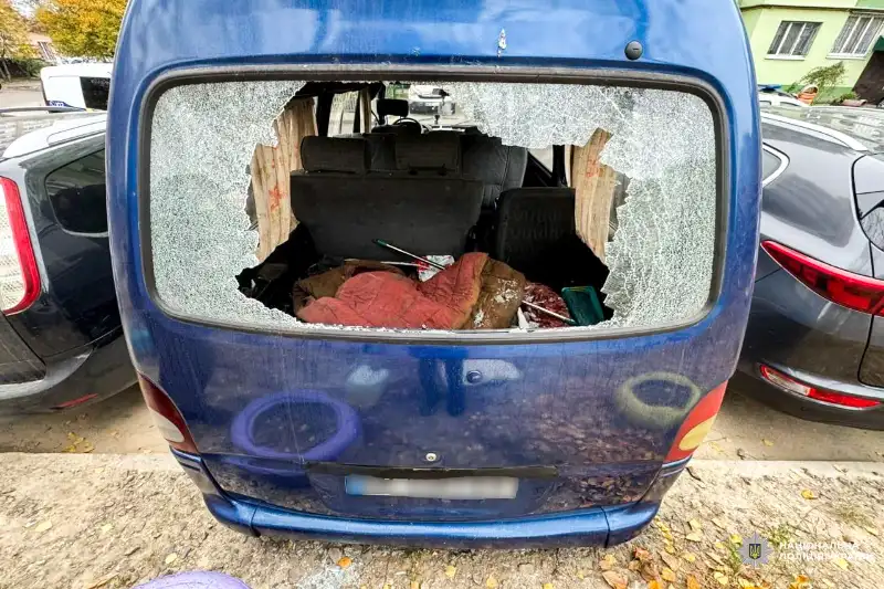 Крадія, який обчищав авто в Рівному, засудили до понад п’яти років ув’язнення Крадія, який обчищав авто в Рівному, засудили до понад п’яти років ув’язнення