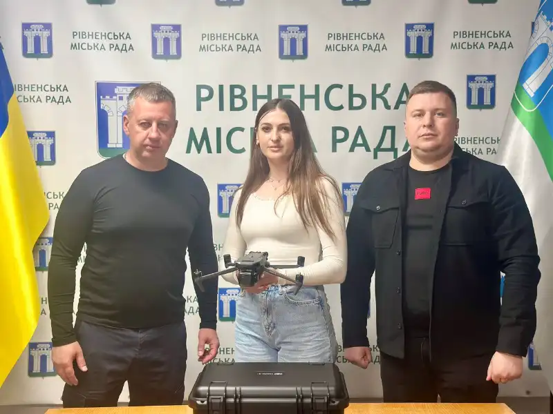 Рівне посилює фронт дронами: військовим передали ще 43 квадрокоптери Рівне посилює фронт дронами: військовим передали ще 43 квадрокоптери
