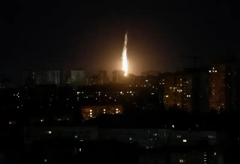 Нічна навала дронів і ракет: росіяни атакували мирні міста, є загиблі та поранені