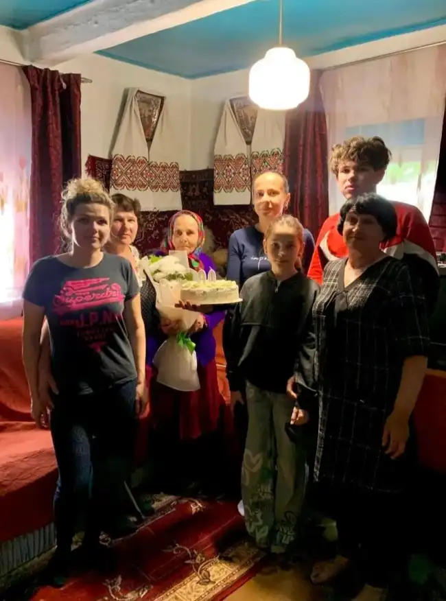 90 і 97 років із посмішкою: на Рівненщині привітали поважних і натхненних ювілярок 90 і 97 років із посмішкою: на Рівненщині привітали поважних і натхненних ювілярок