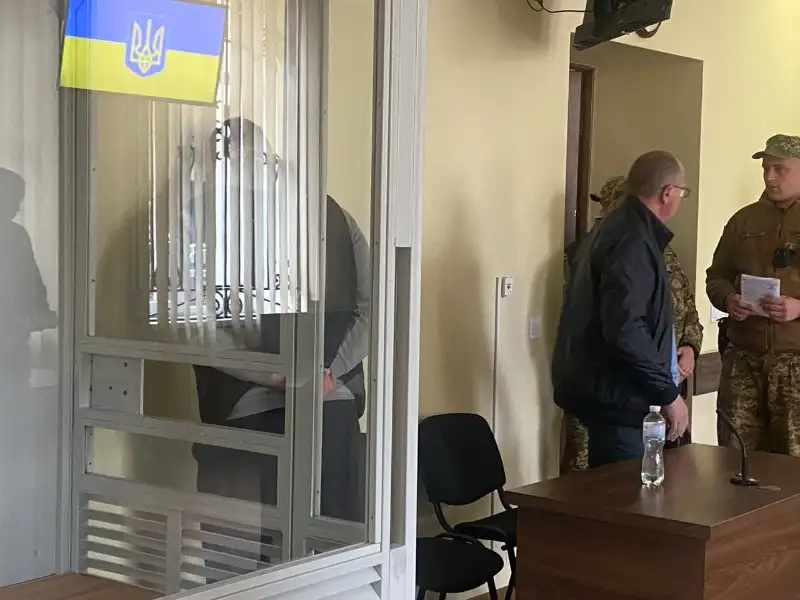 Погрожував ножем заради “посилки з марихуаною”: у Рівному суд відправив нападника під варту