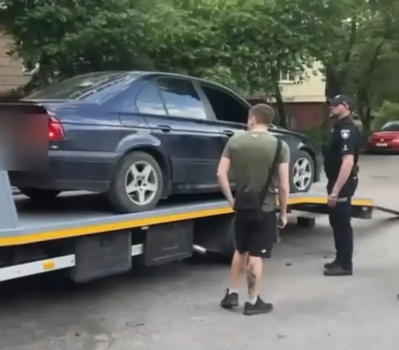У Рівному вдруге спіймали 17-річного юнака за кермом BMW без водійських прав