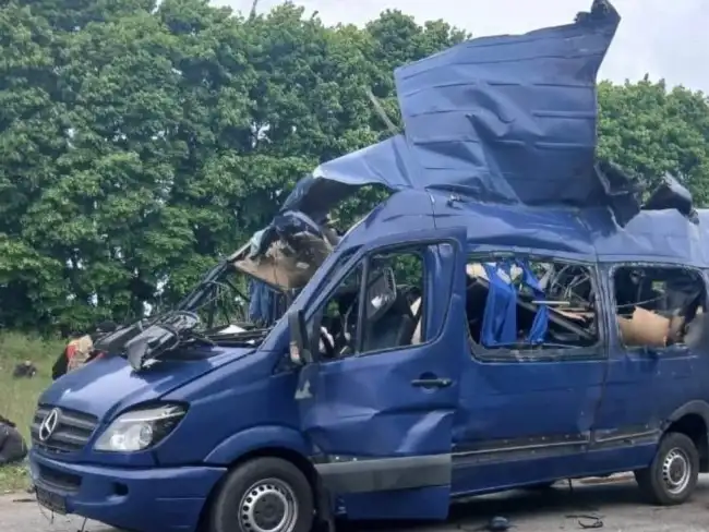 Російський «Ланцет» влучив у автобус з цивільними: на Сумщині дев’ятеро загиблих