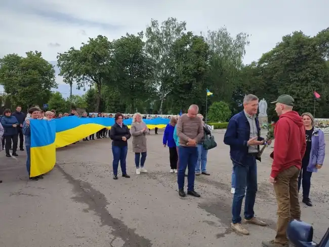 Після двох років неволі: на Рівненщину повернувся звільнений з полону військовий