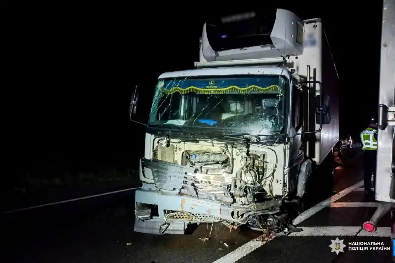 На Рівненщині загинула водійка, яка виїхала на зустрічну
