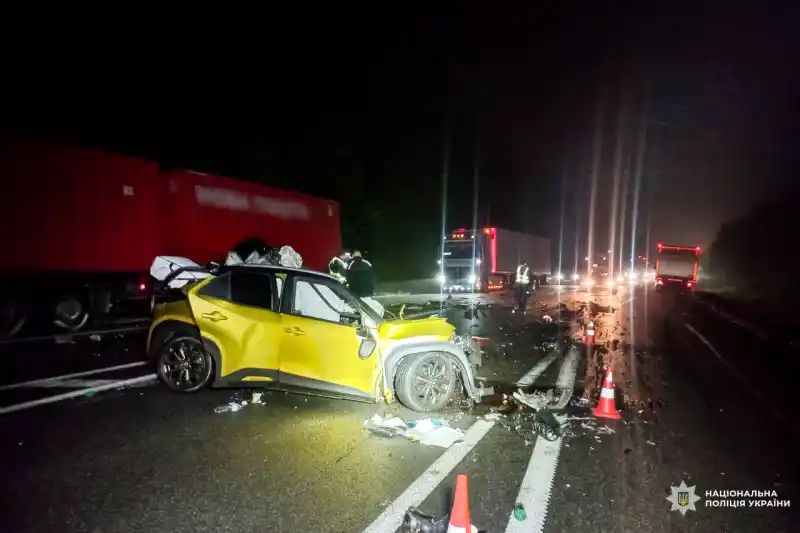 На Рівненщині загинула водійка, яка виїхала на зустрічну