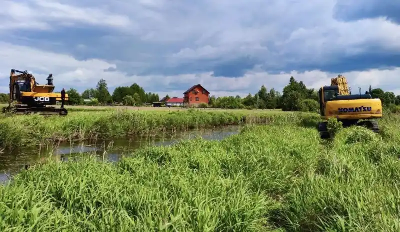 На Рокитнівщині прочищають річку Бунів без ризику для житла На Рокитнівщині прочищають річку Бунів без ризику для житла