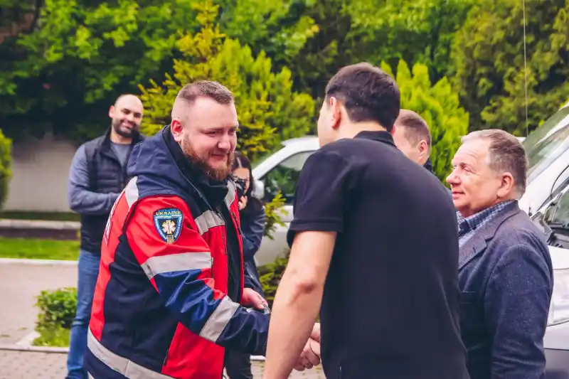 П’ять нових швидких: автопарк екстреної допомоги Рівненщини поповнився сучасною технікою
