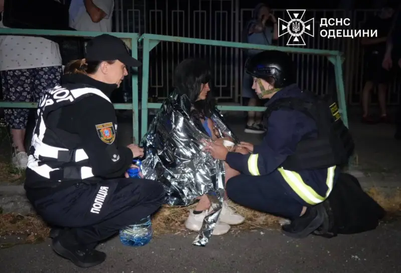 Потужна нічна атака РФ: без світла у Сумах, поранені в Одесі Потужна нічна атака РФ: без світла у Сумах, поранені в Одесі
