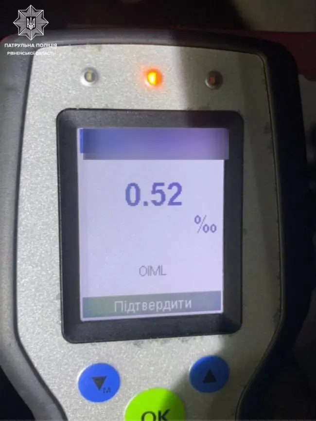 Без прав і напідпитку: мотоцикліста без номерів зупинили патрульні на Рівненщині
