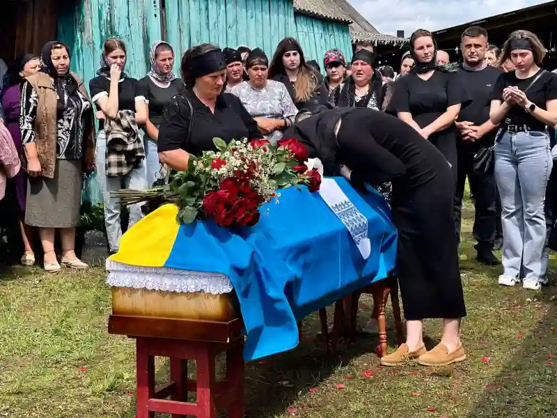 На Рівненщині попрощалися з Вячеславом Краскою, захисником із позивним «Дід»