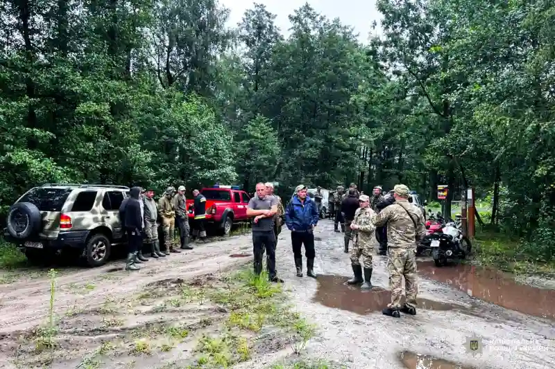 На Рівненщині п’ятий день шукають пенсіонера, який зник у лісі