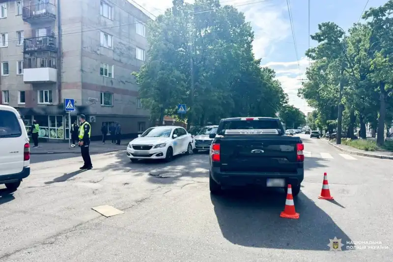У Рівному на суд передали справу водія, через якого пасажир опинився в лікарні з важкою травмою У Рівному на суд передали справу водія, через якого пасажир опинився в лікарні з важкою травмою
