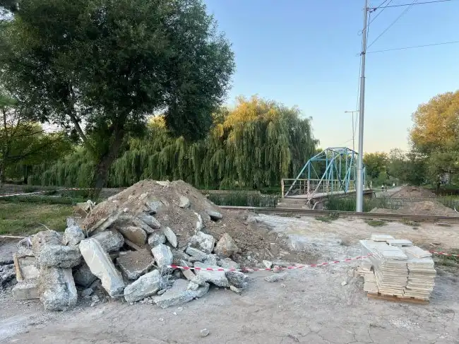 У Рівному тимчасово закриють міст у Гідропарку через ремонт