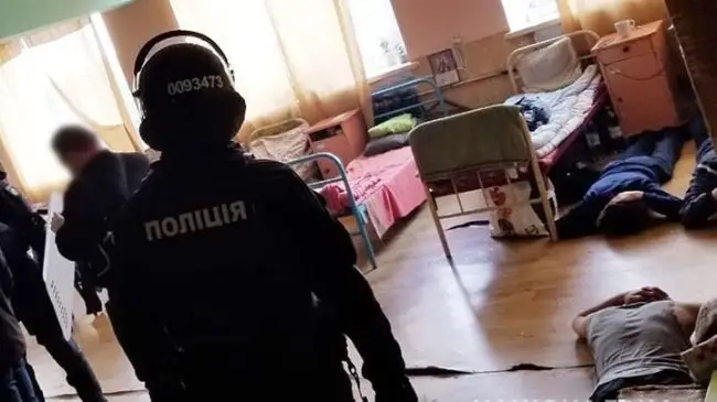 Наркоторгівля за ґратами: троє засуджених організували схему постачання психотропів у колонію